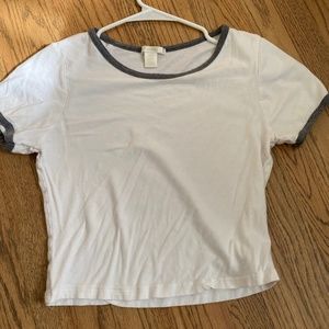 Tilly’s simple white crop top